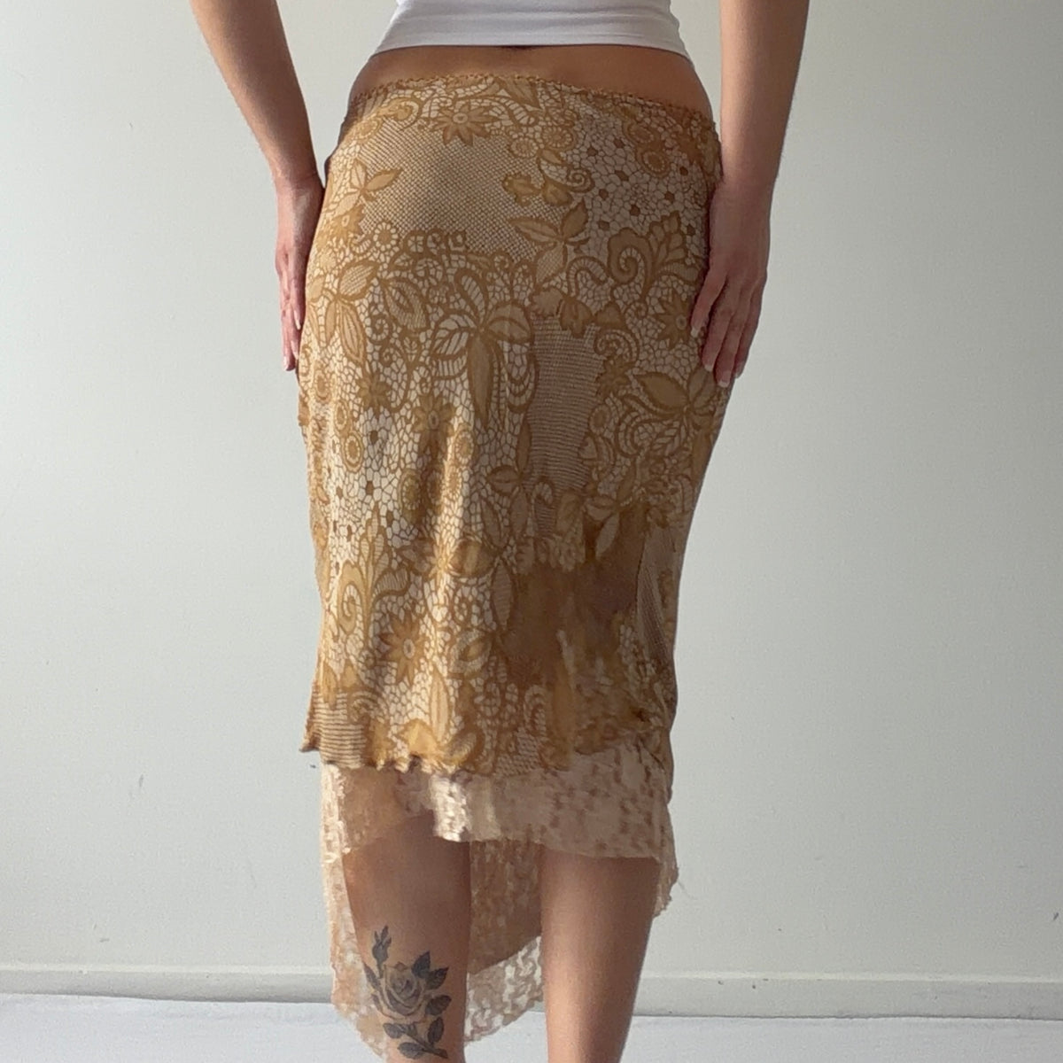 Asymmetric Midi Skirt | S