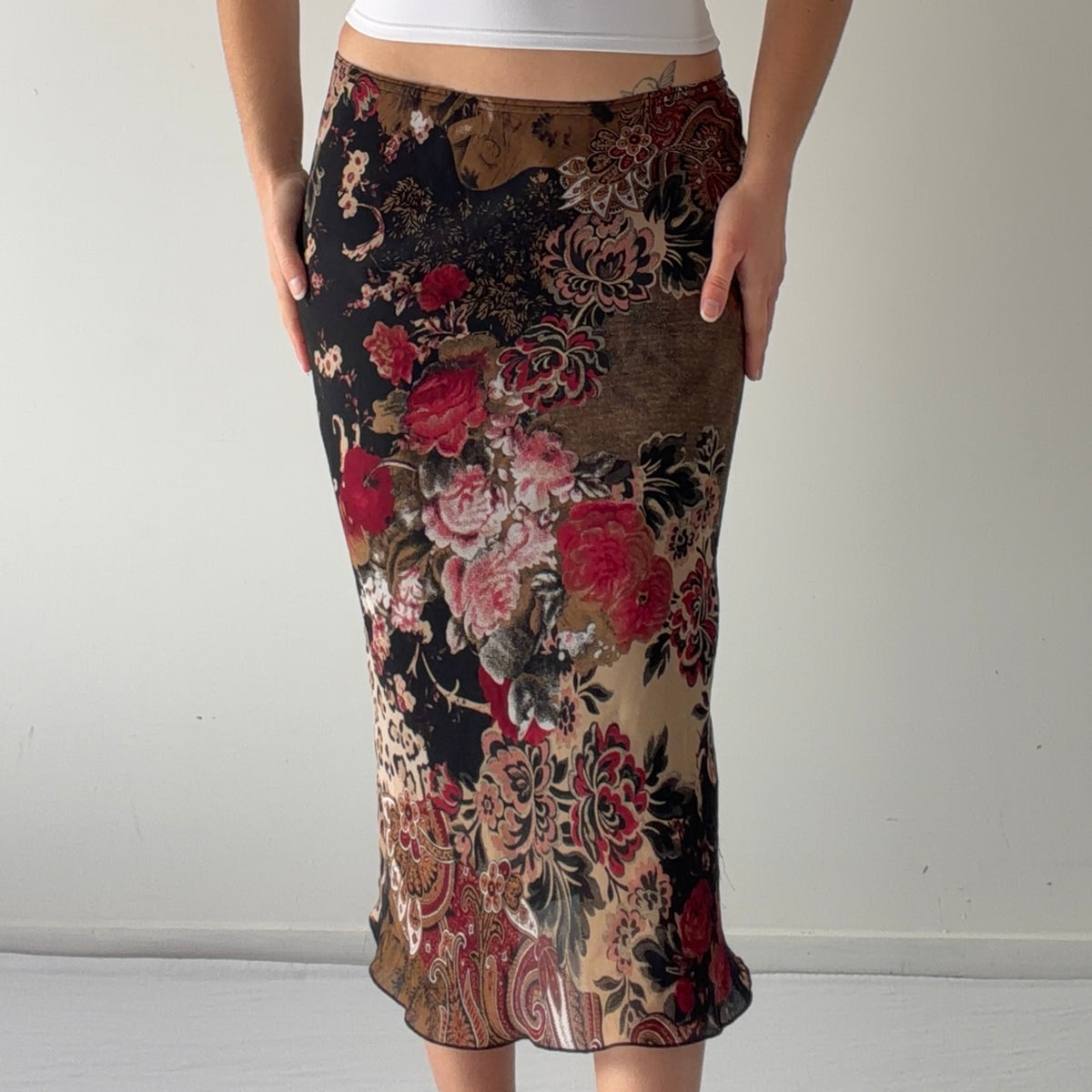 Jessica Rose Midi Skirt | L