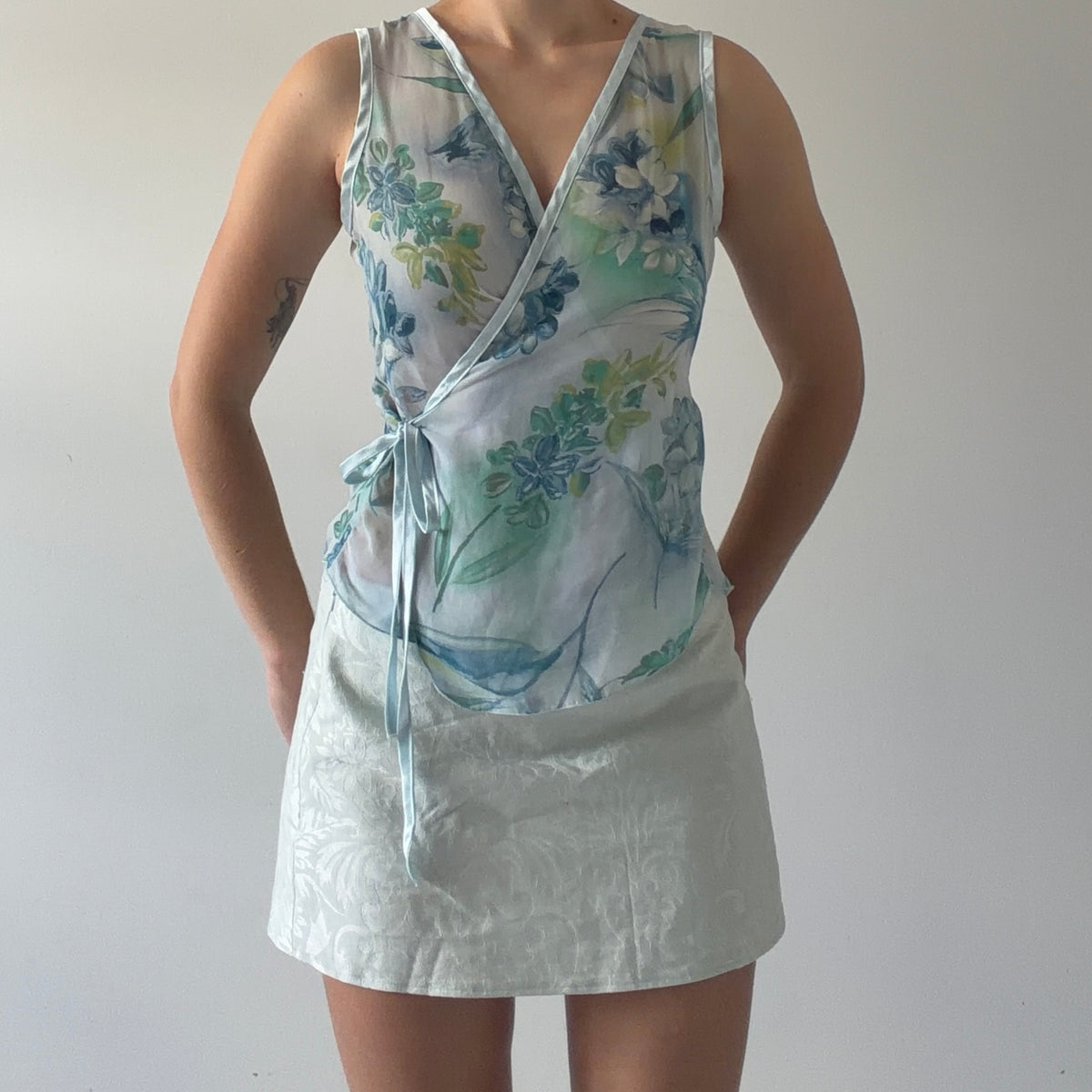 LA Intimates Floral Wrap Top | S