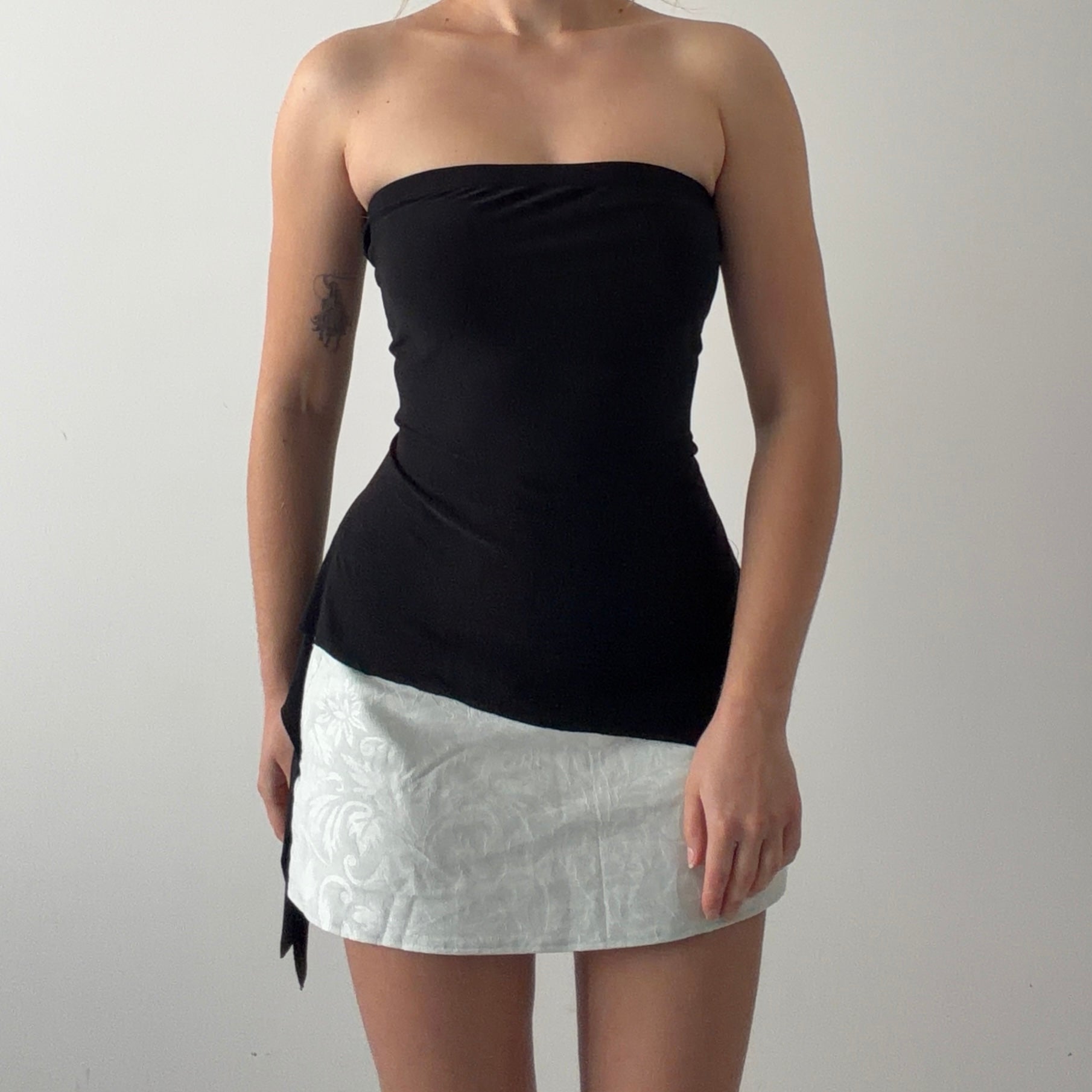 Sirens Strapless Asymmetric Top | L