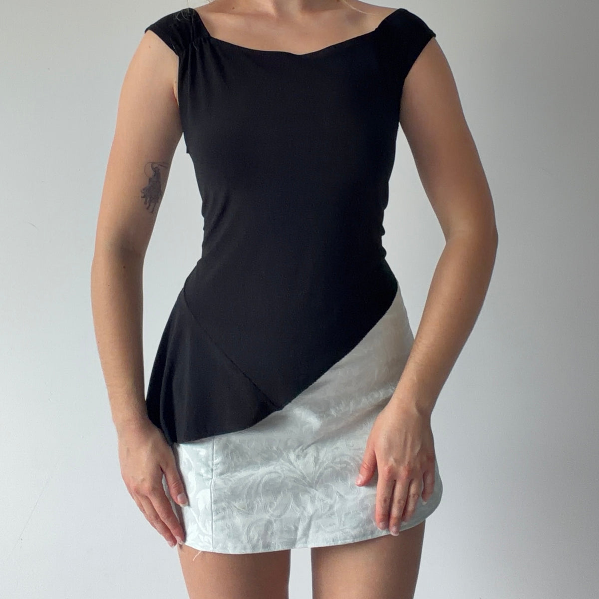 DCS Collection Asymmetric Top | L