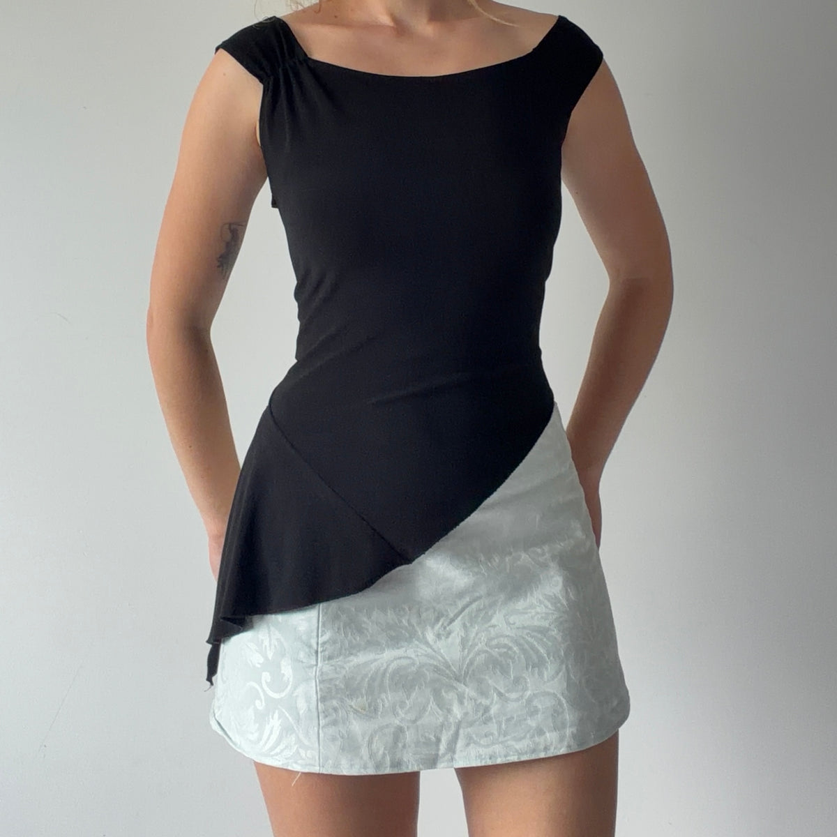 DCS Collection Asymmetric Top | L