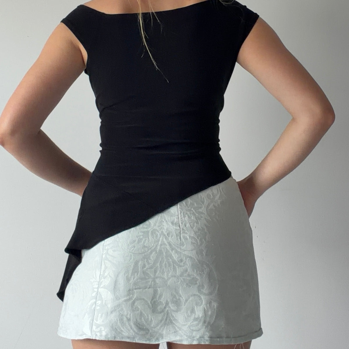 DCS Collection Asymmetric Top | L